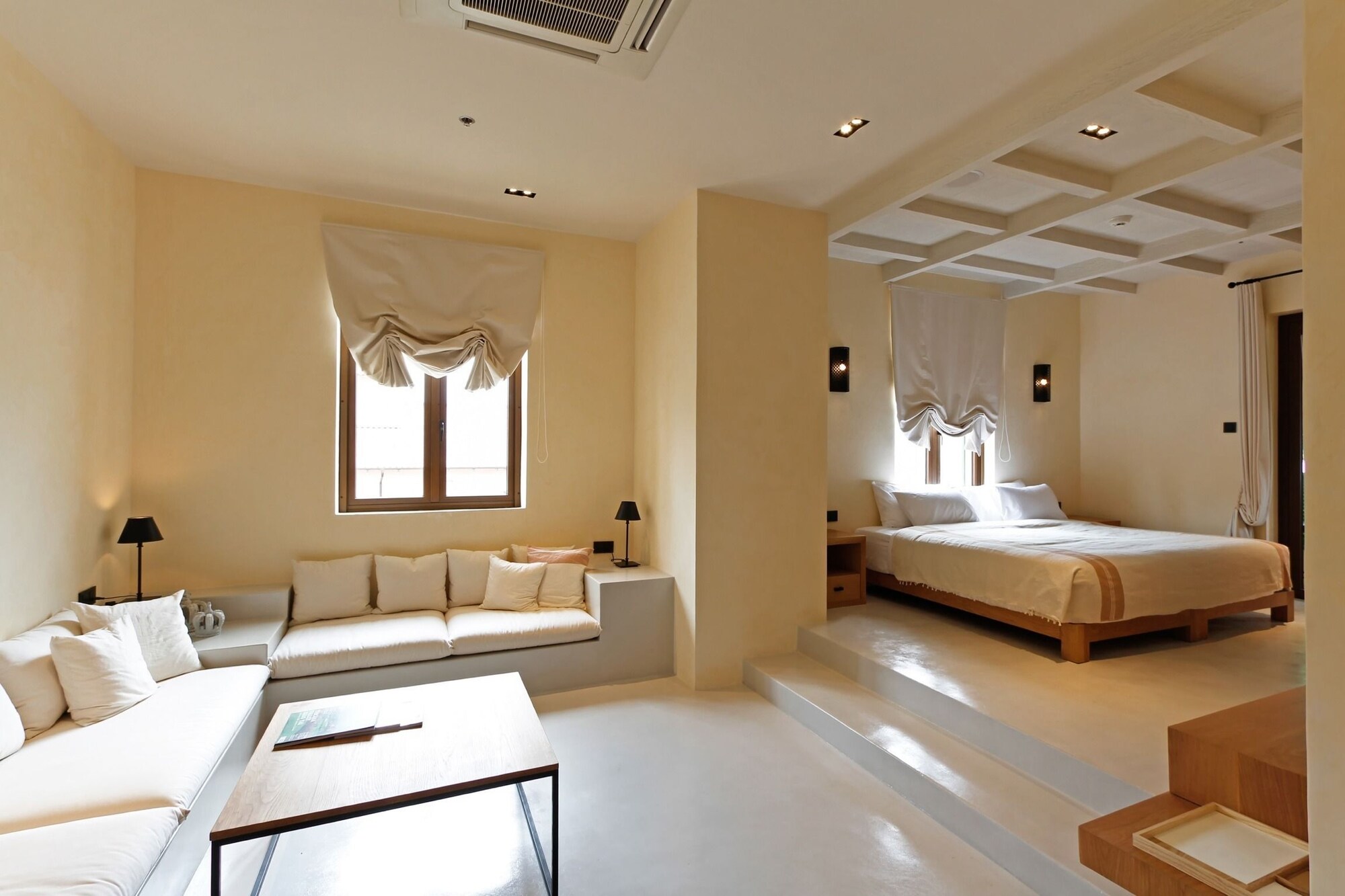 ROOM, VALLEY VIEW