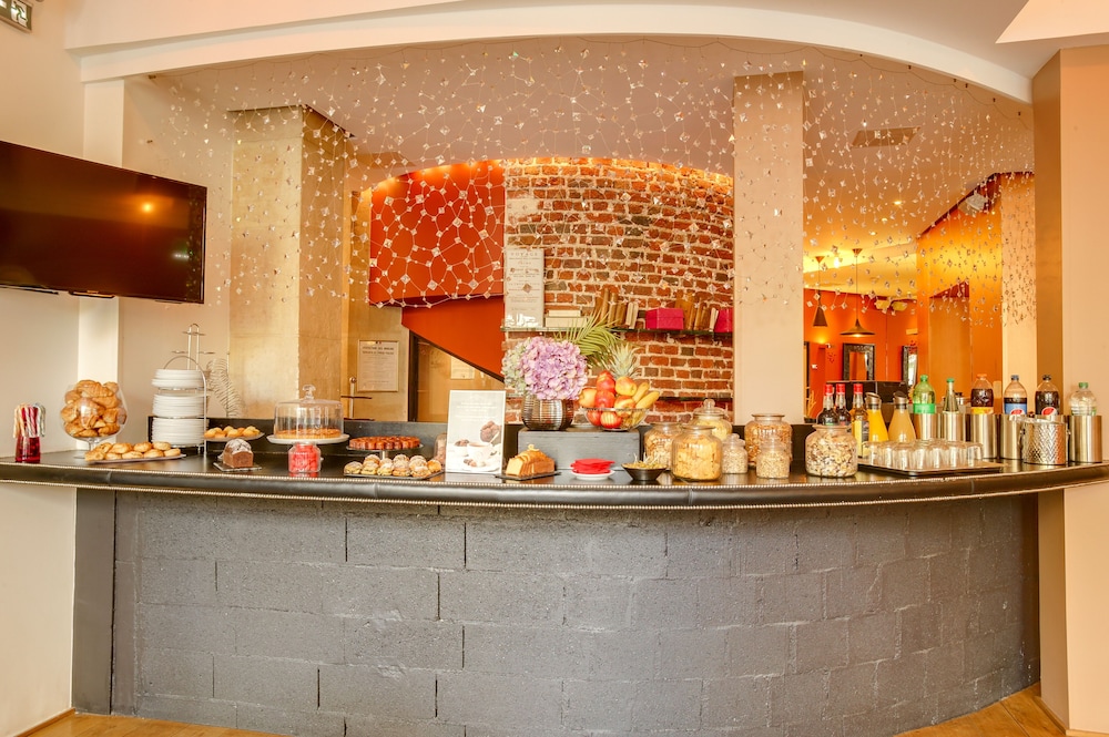 Lobby at Le 123 Elysees Astotel, PARIS