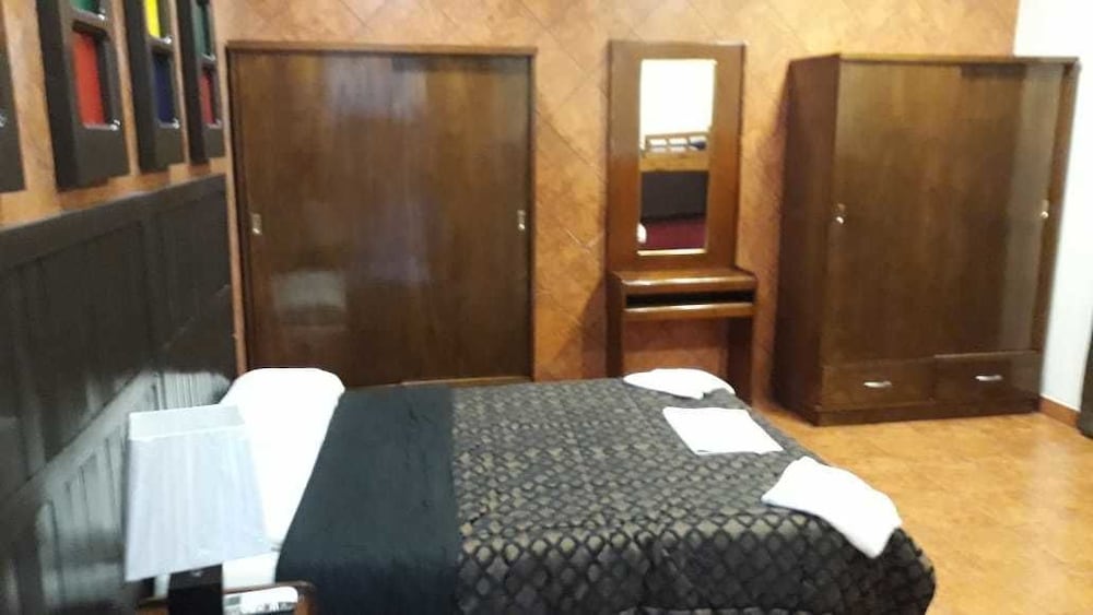 Hostal Residencial Leones De Castilla 15/45