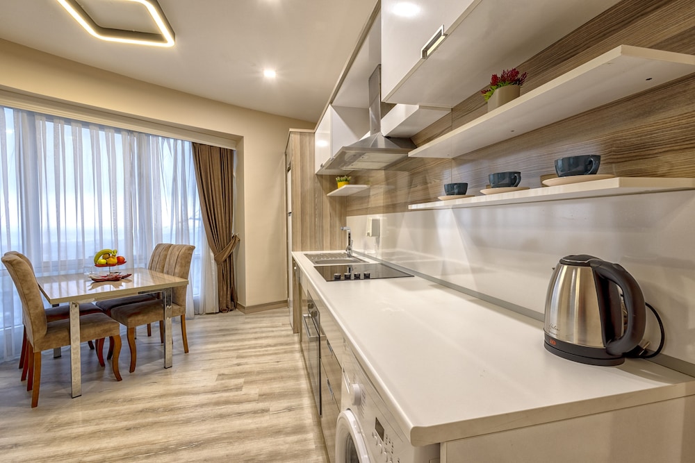 MyHouse N5 Suites 68/69