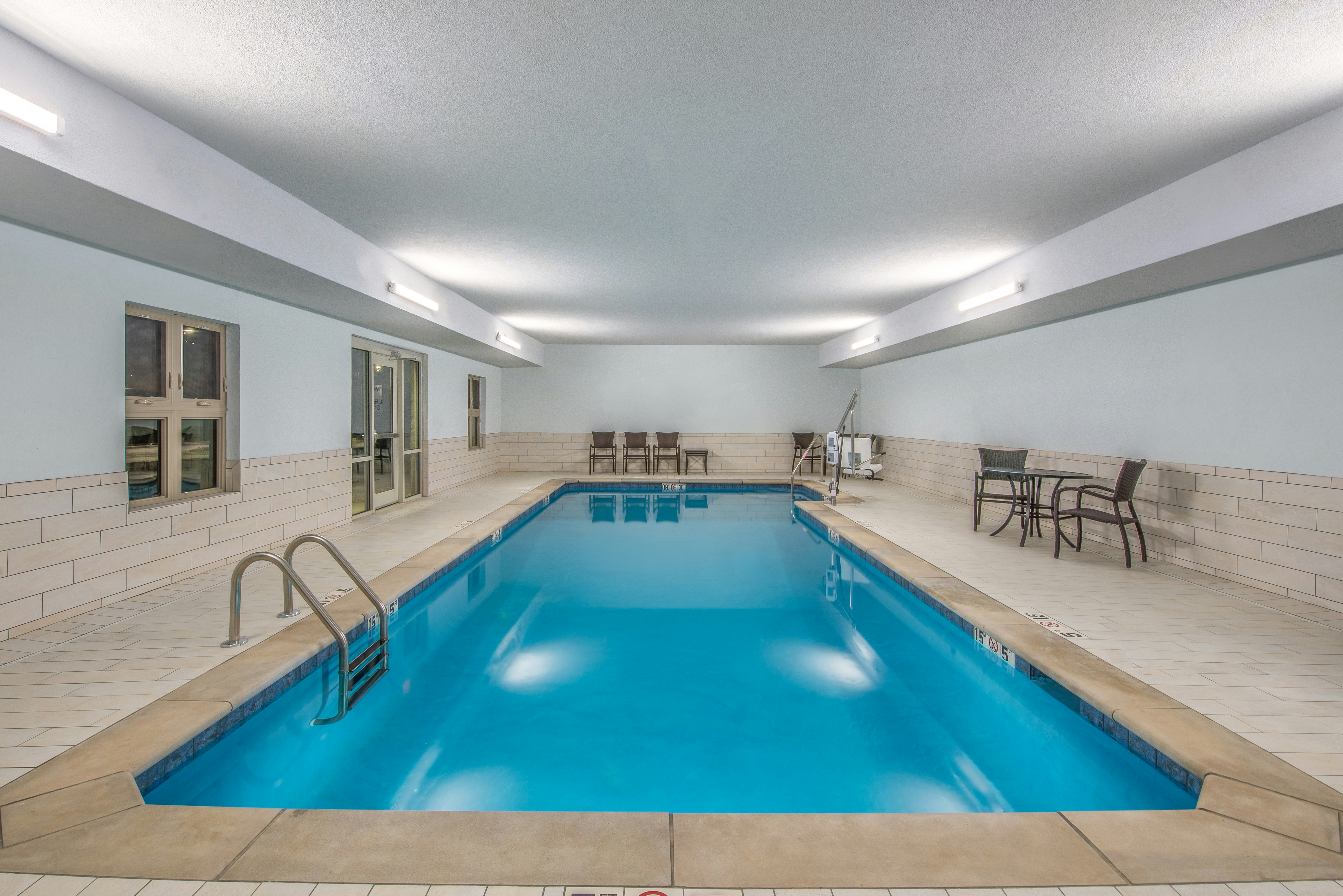 Holiday Inn Express Suites Shawnee Kansas City West 30/67