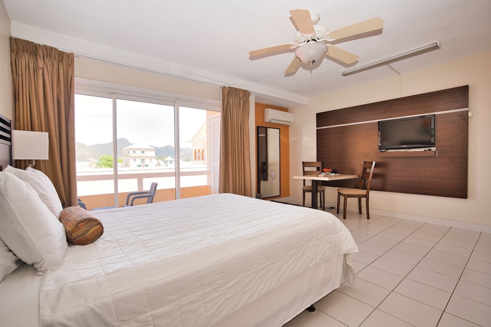 Horizon View Beach Hotel 7/46