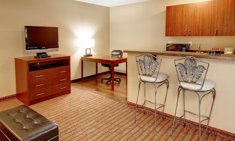 Phoenix Inn Suites - Albany 20/31