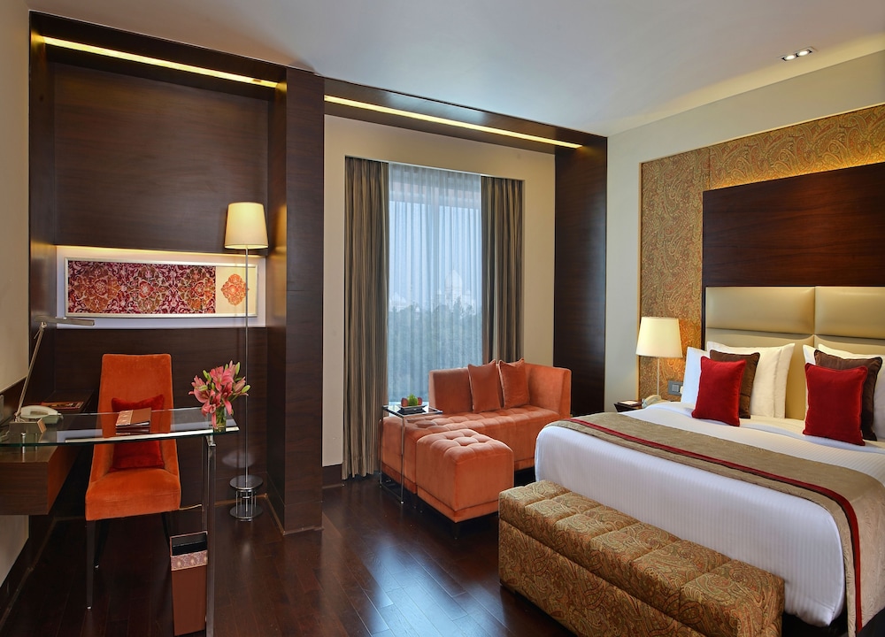 Grand Mercure Agra 13/50