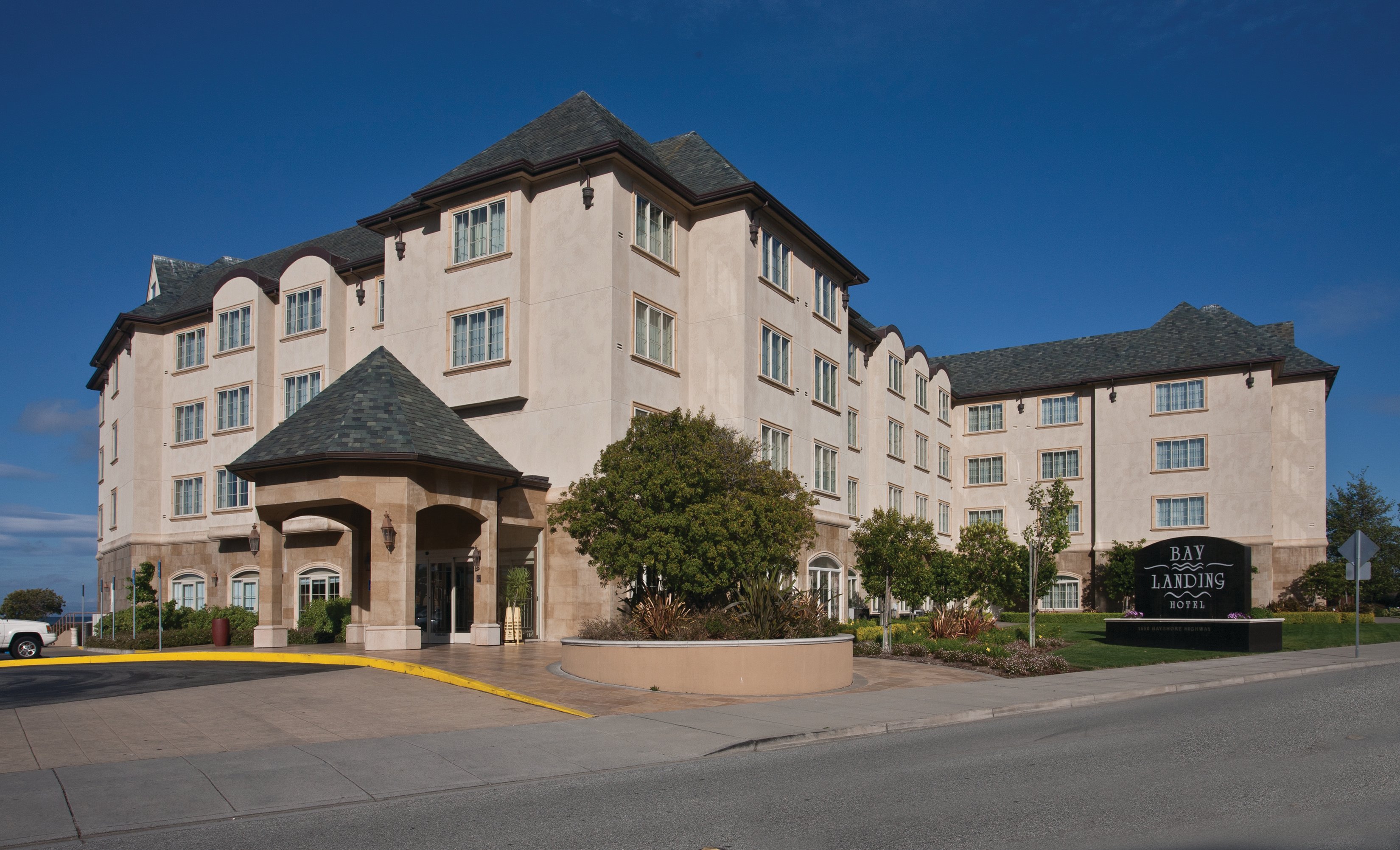 Bay Landing Hotel 47/55
