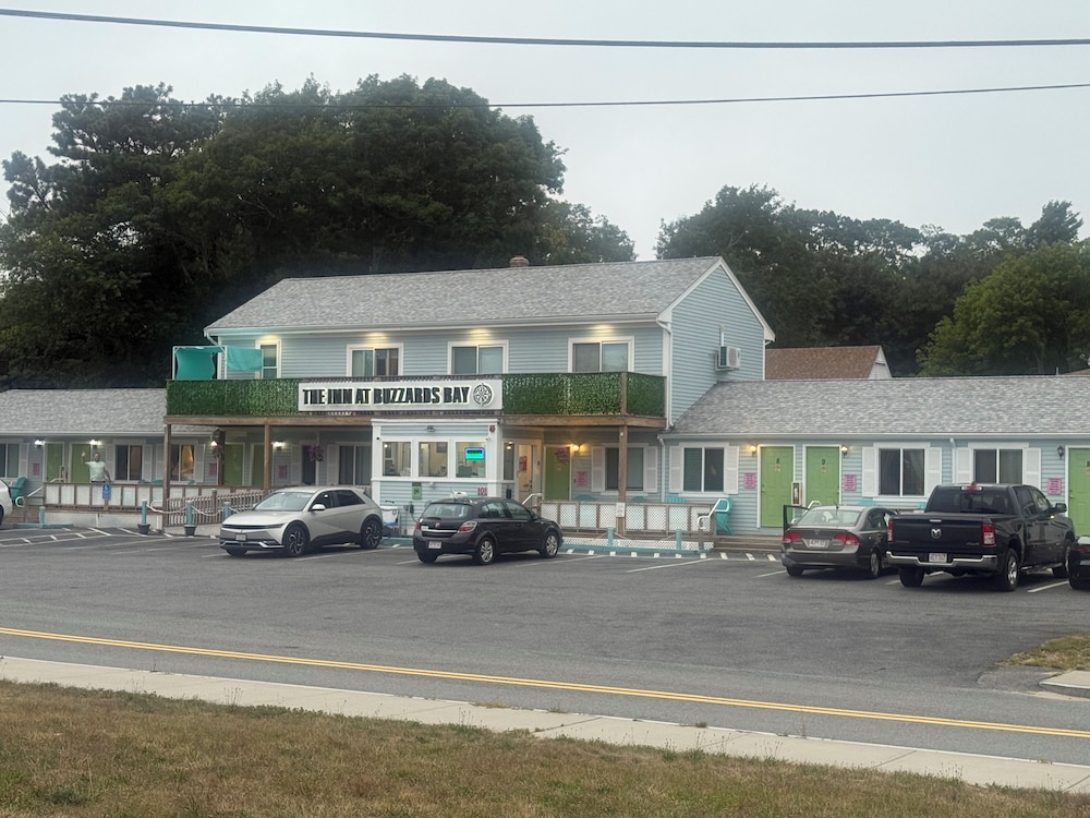 The Inn at Buzzards Bay 35/43
