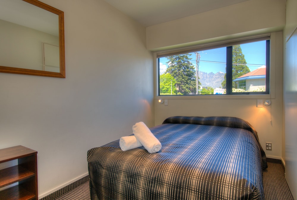 Four Seasons Motel 20/44