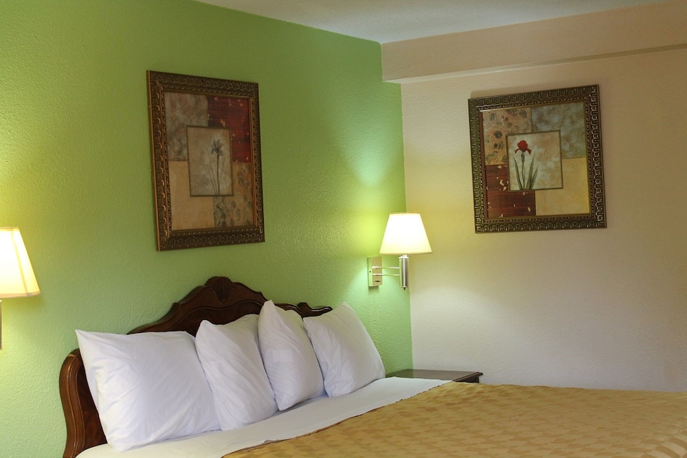 Fairbridge Inn Suites Mcdonoughga 26/52
