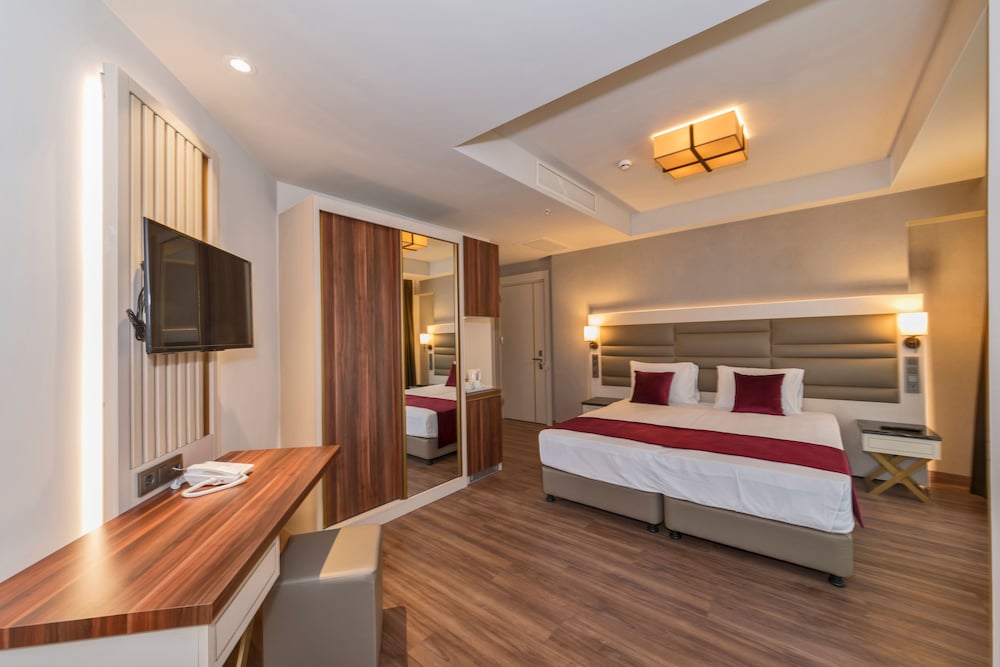 Golden Royal Hotel & Spa 13/50
