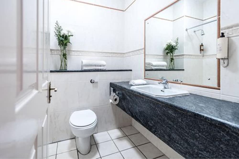 Clonakilty Park Hotel 43/45