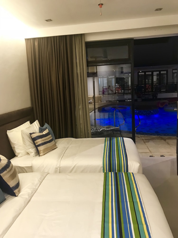 White Breeze Palawan Boutique Hotel 50/69