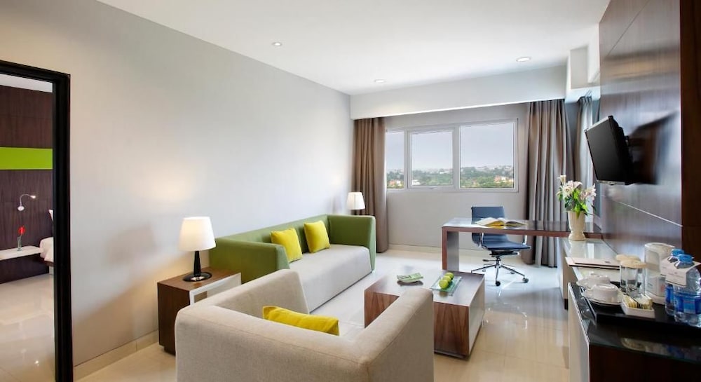 Hotel Santika Cikarang 17/49
