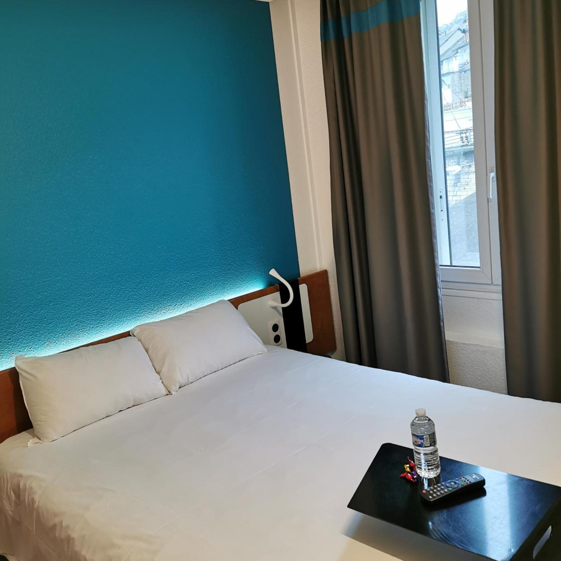 Standard, Double Bed, Train View، Ibis Styles Chambery Centre Gare 3/7