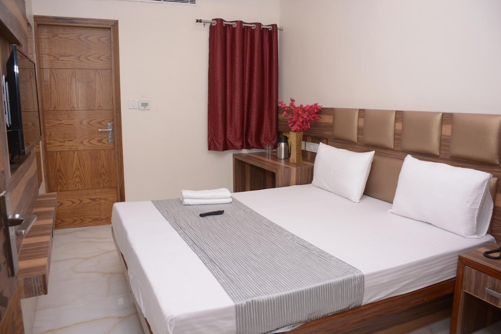 Hotel Golden Oasis Delhi 15/27