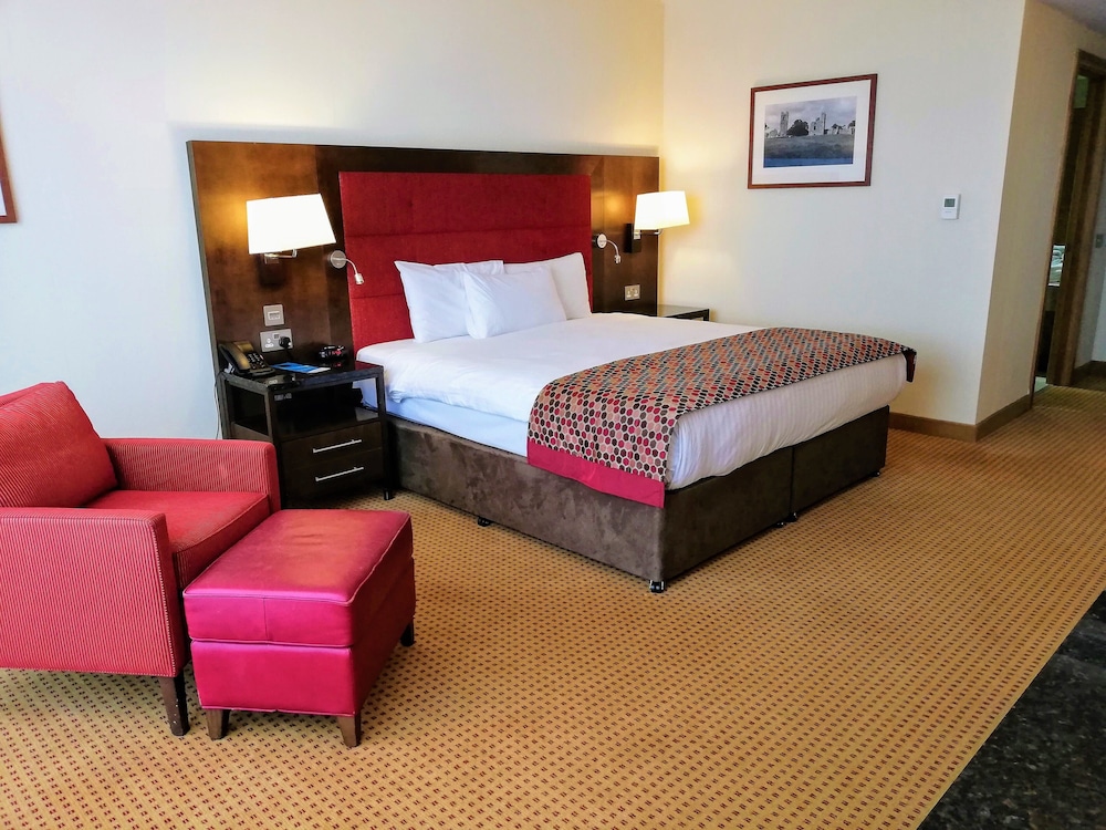 DELUXE, DOUBLE BED