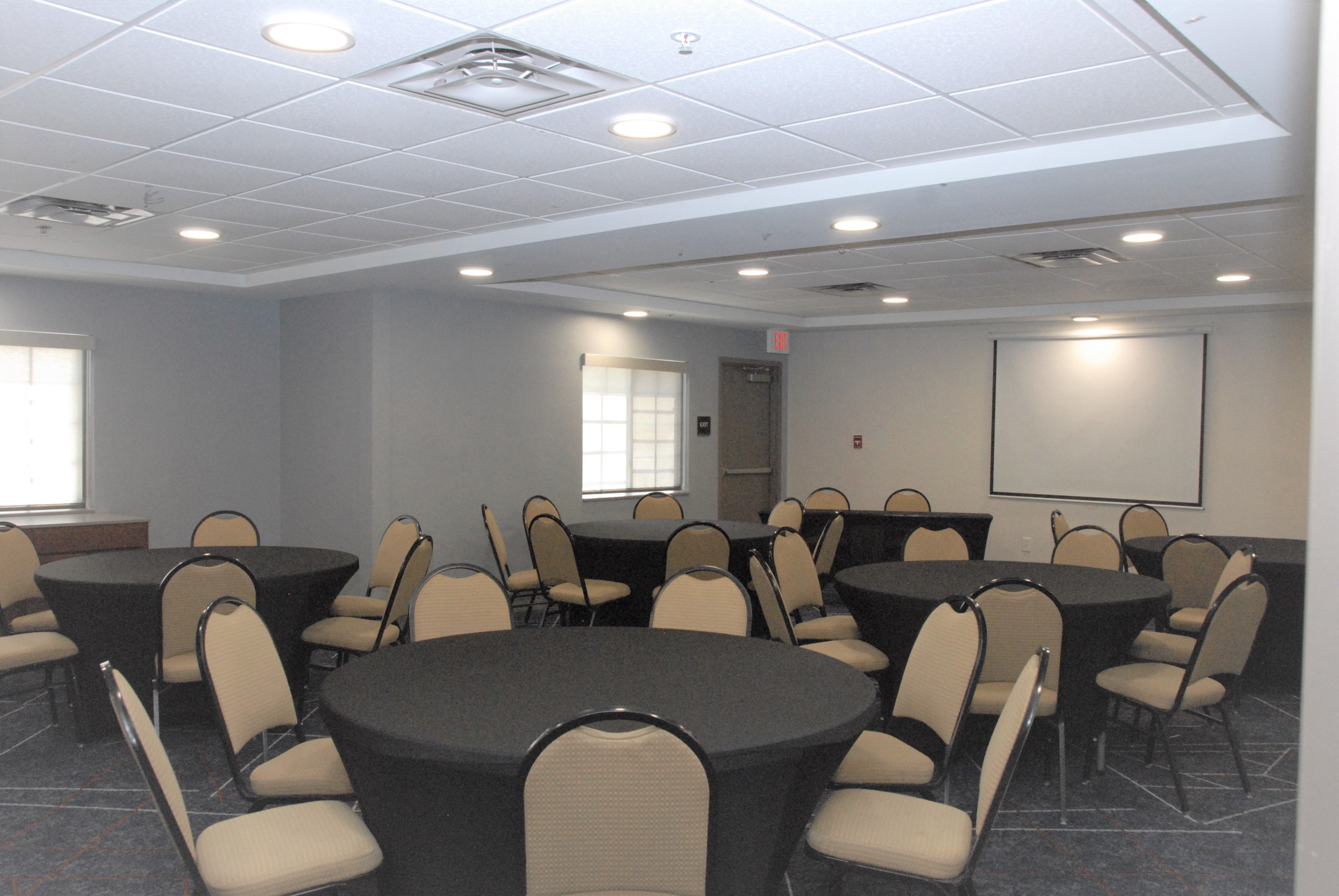 Candlewood Suites Tallahassee 32/44