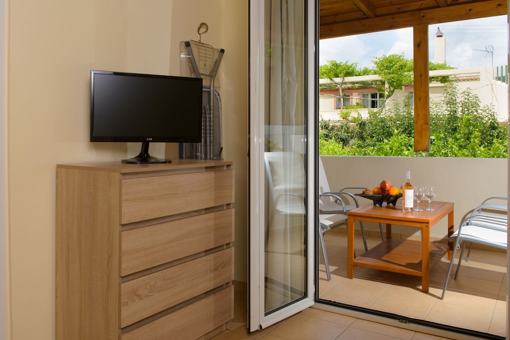 Ammoudara Beach Hotel Apartments 10/67