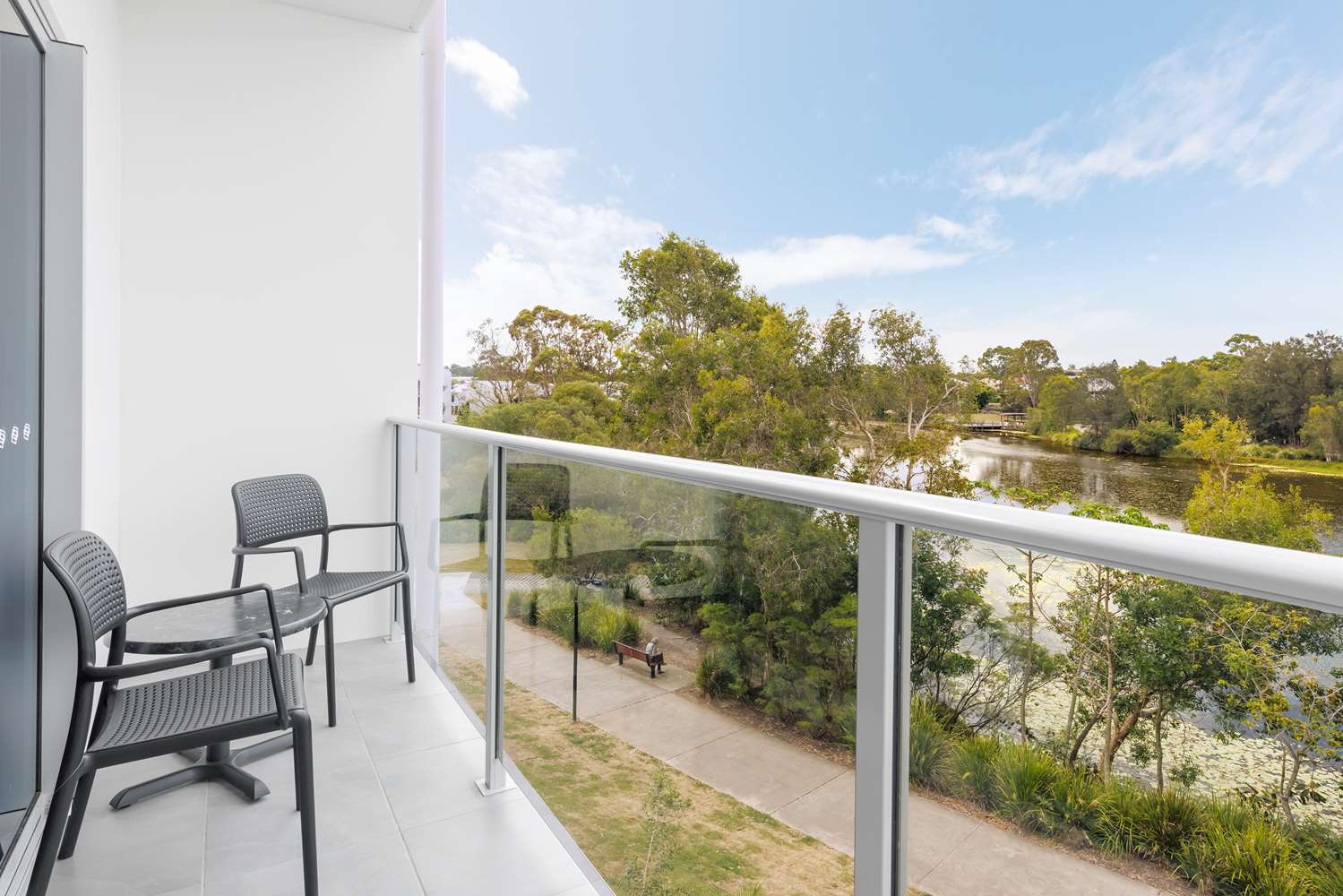 Best Western Plus North Lakes Hotel 30/50