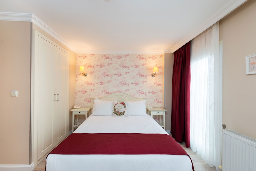 Mr. Bird Hotel 28/64