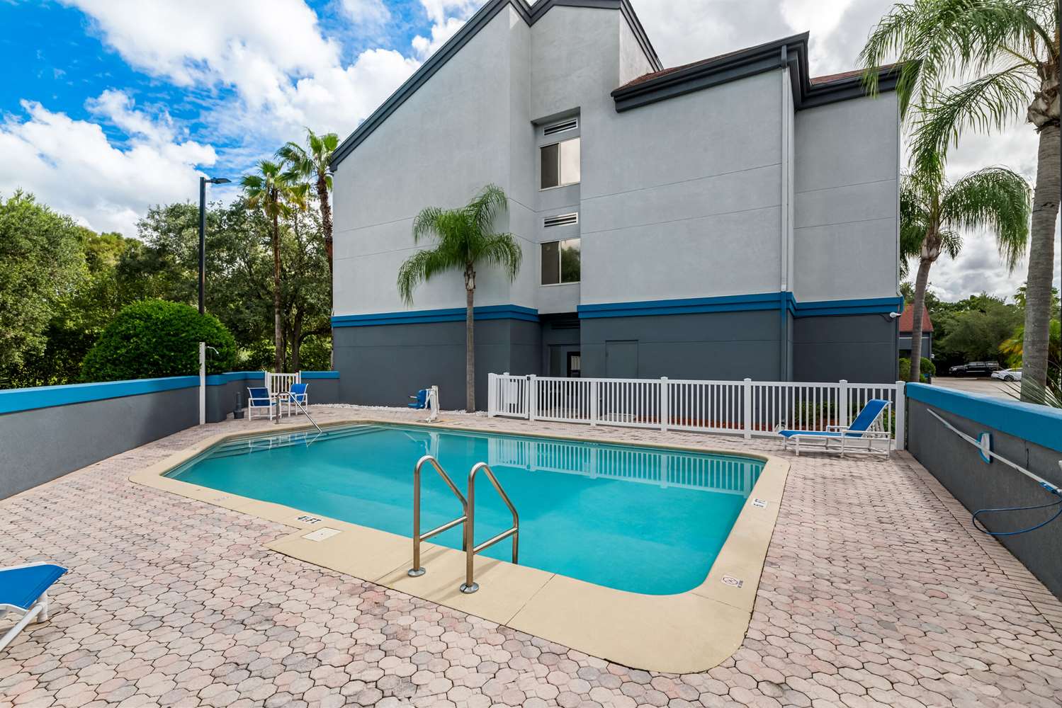 Suburban Studios Orlando - Ocoee/Winter Garden 13/13
