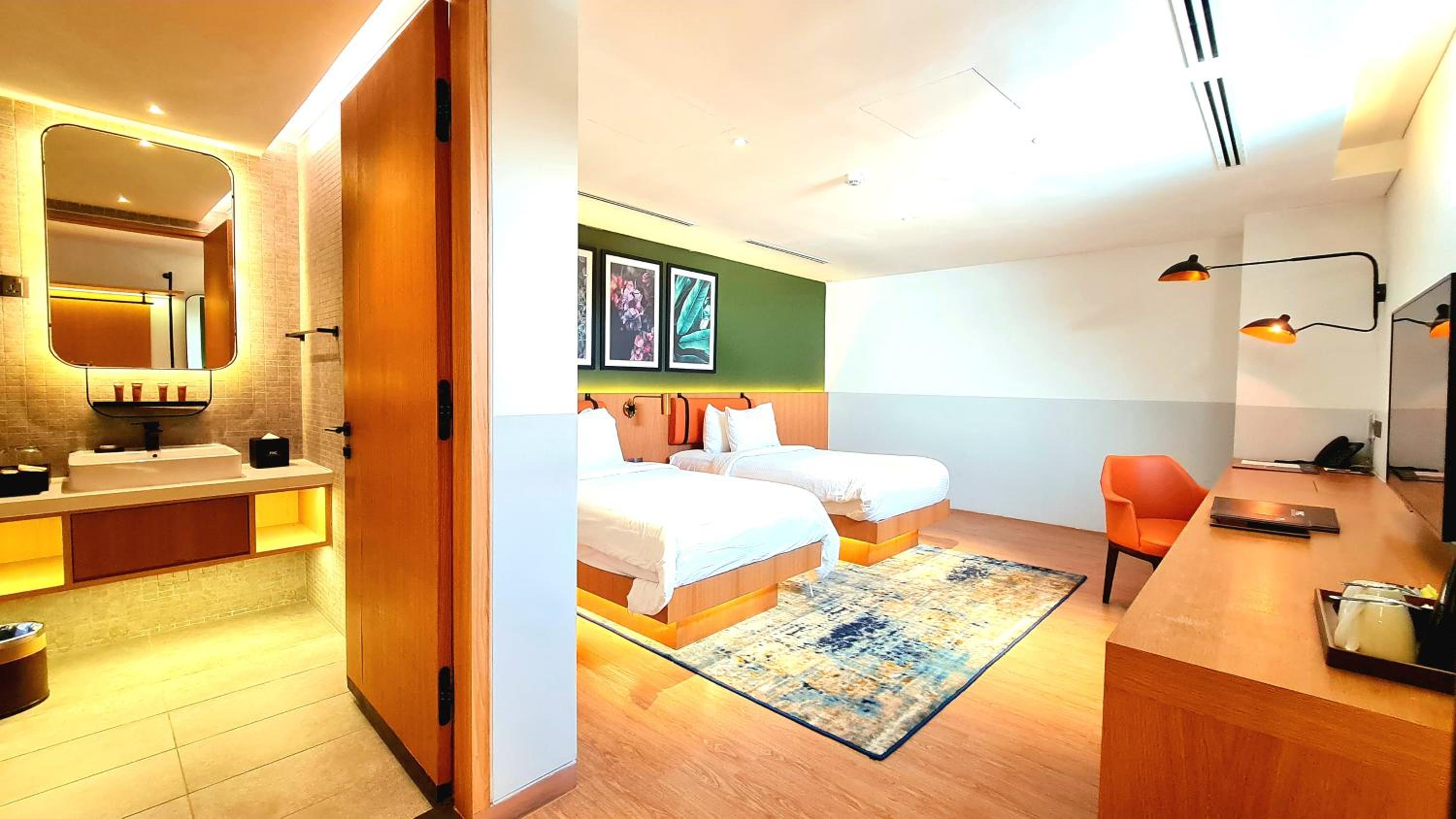 DELUXE TWIN BEDDED ROOM