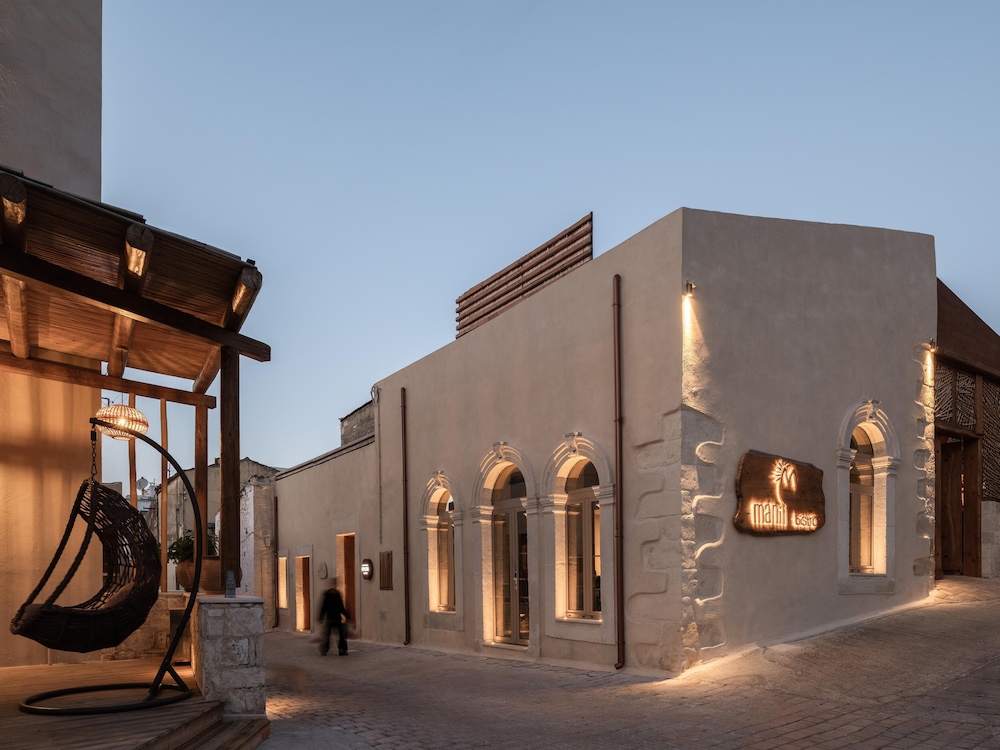 Manili Boutique Suites & Villas 52/60