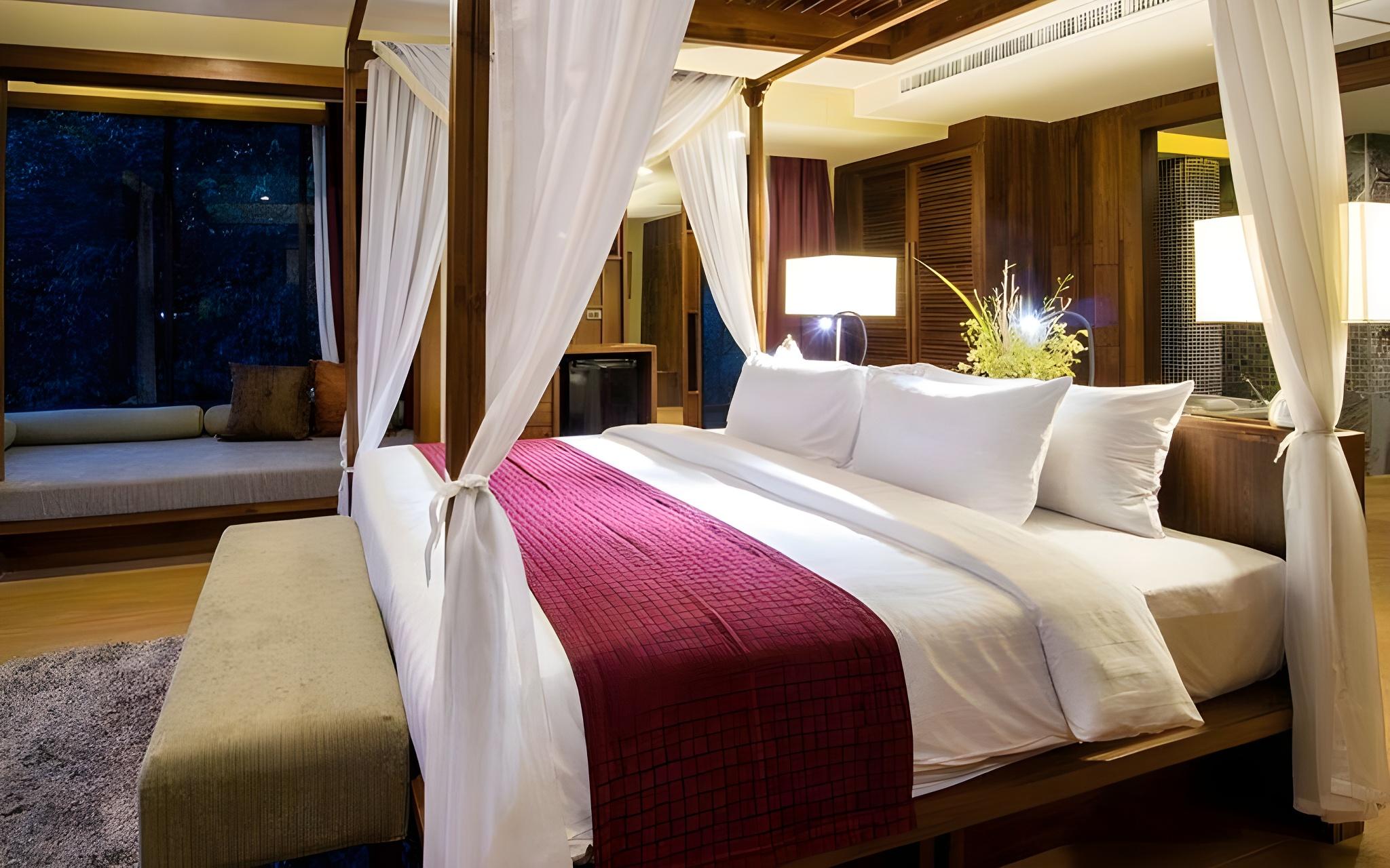 Room, Pool Access