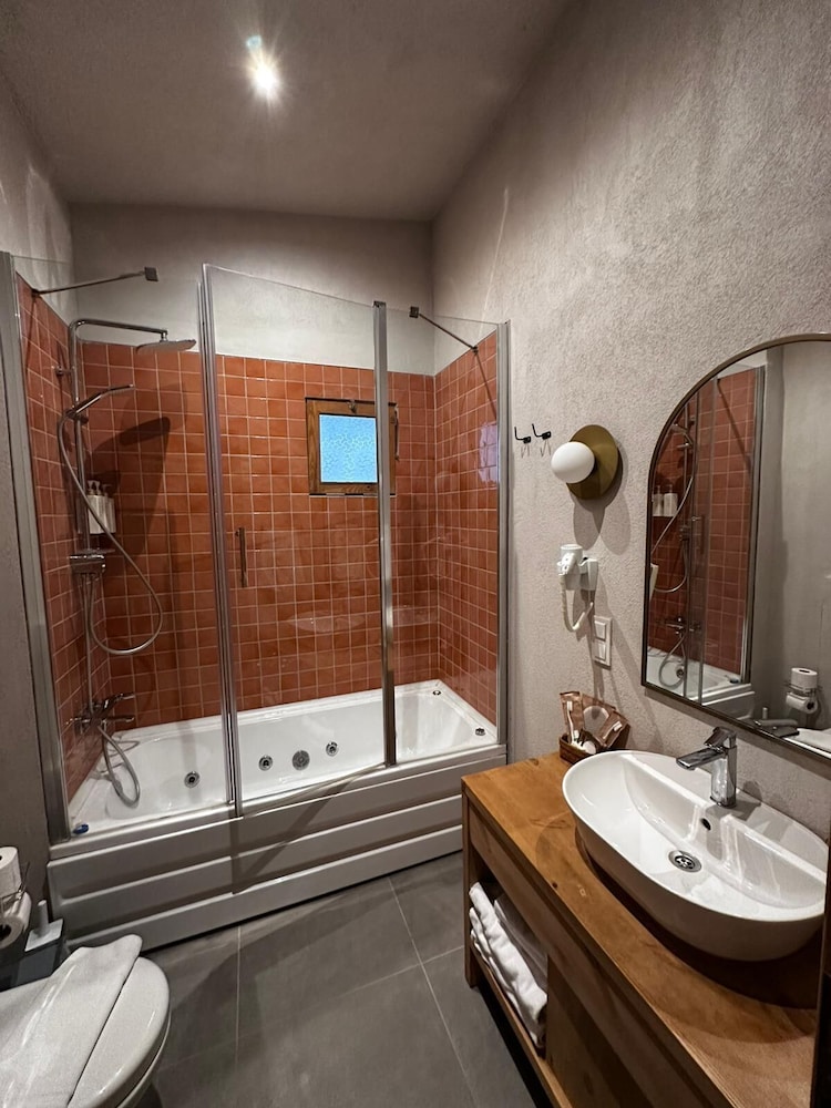 Nephos Hotel 47/50