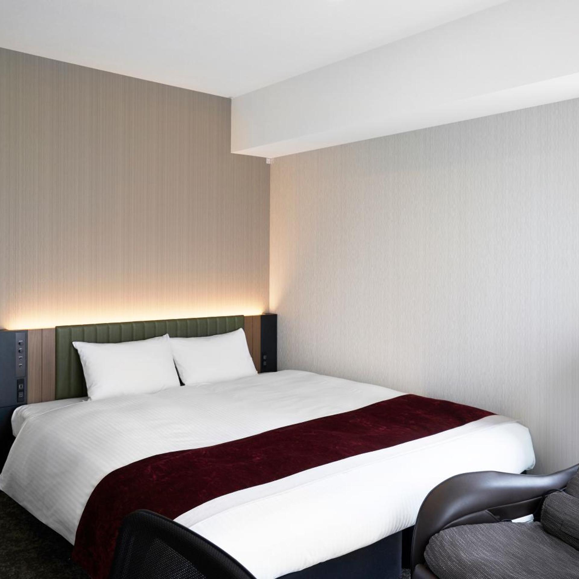 Deluxe, King Bed, Smoking