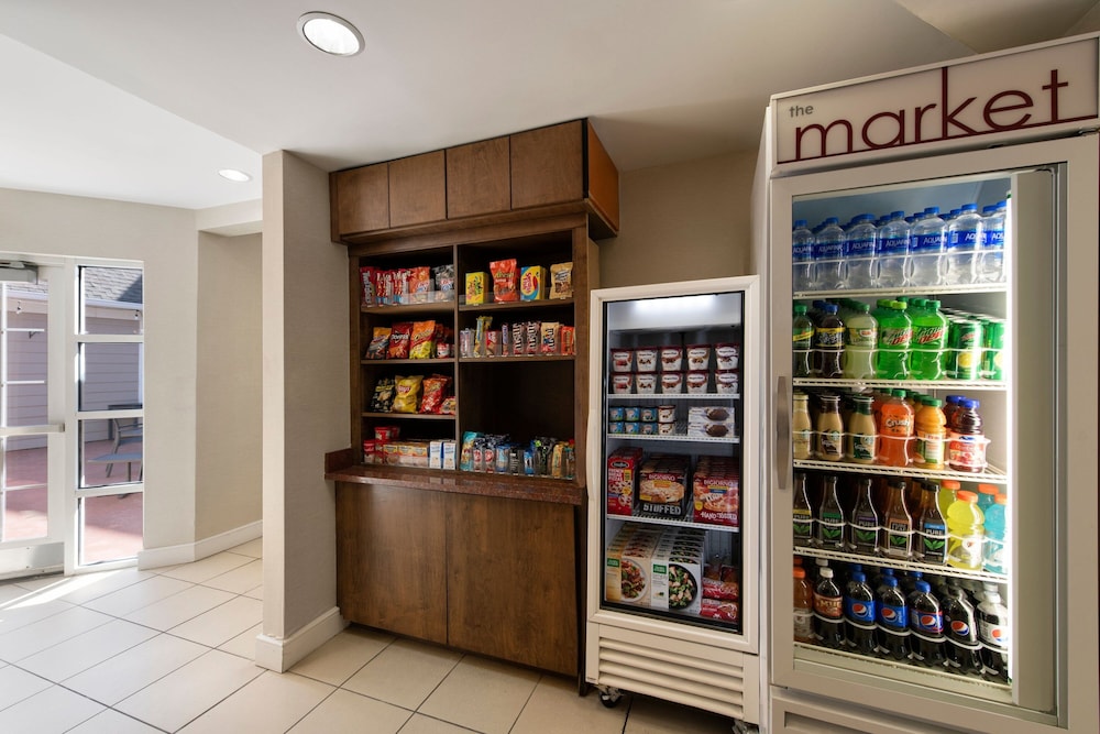 Residence Inn Mt Laurel At Bishop S Gate 10/40