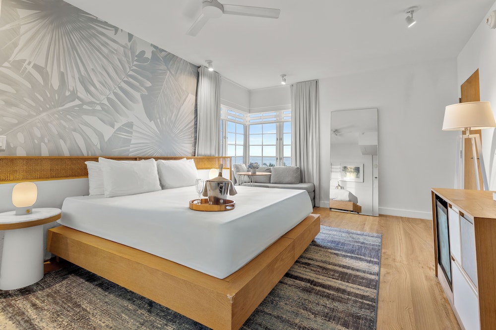 Room, King Bed, Ocean Front