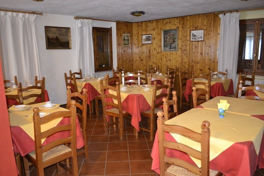 Piccolo Chalet(Sat arr/dep only) 19/25