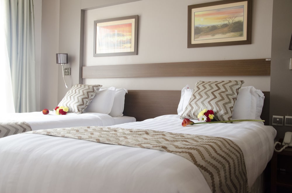ROOM, TWIN BEDS, CITY VIEW
