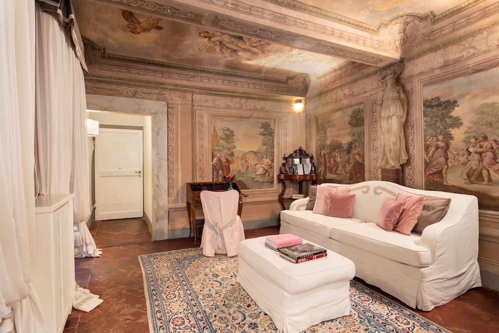 Piazza Pitti Palace 34/50