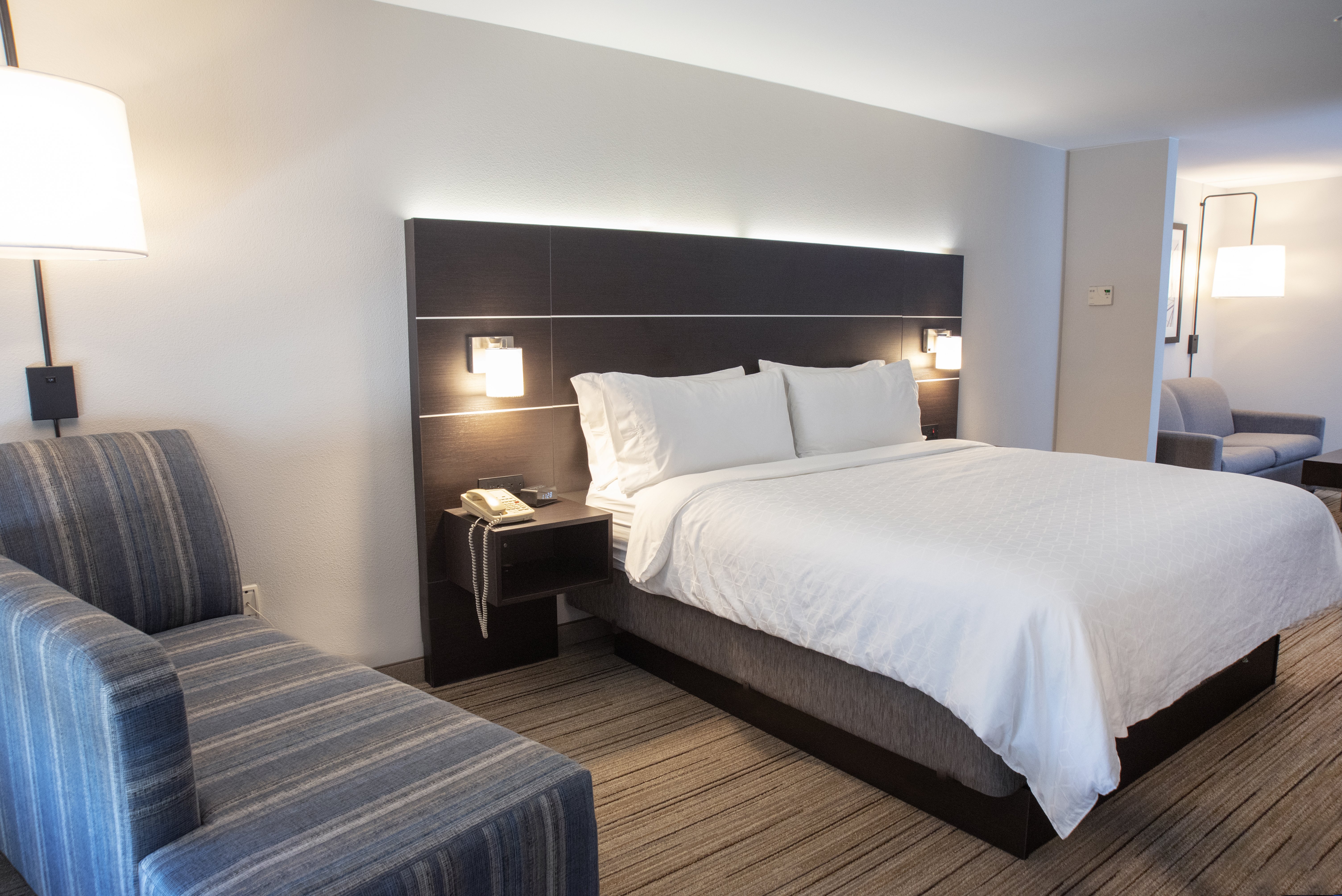 Holiday Inn Express Hotel and Suites Chester-Monroe-Goshen 36/72