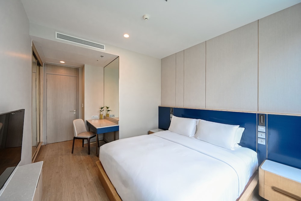 2 Bedrooms, Suite, 1 King and 1 Single Beds, Pool Access، S. Sriracha Hotel and Residence 2/5