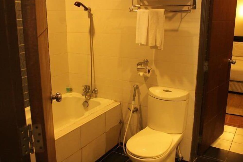 Kingston Hotel 15 @ Tower Regency 43/44