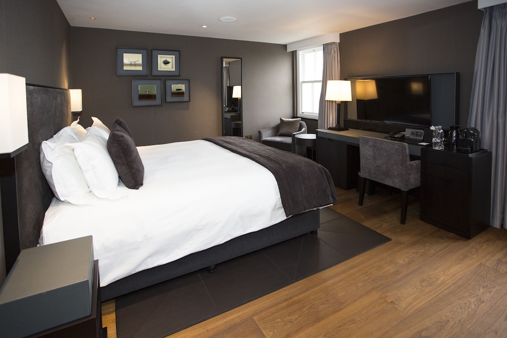 Twr Y Felin Hotel 10/50