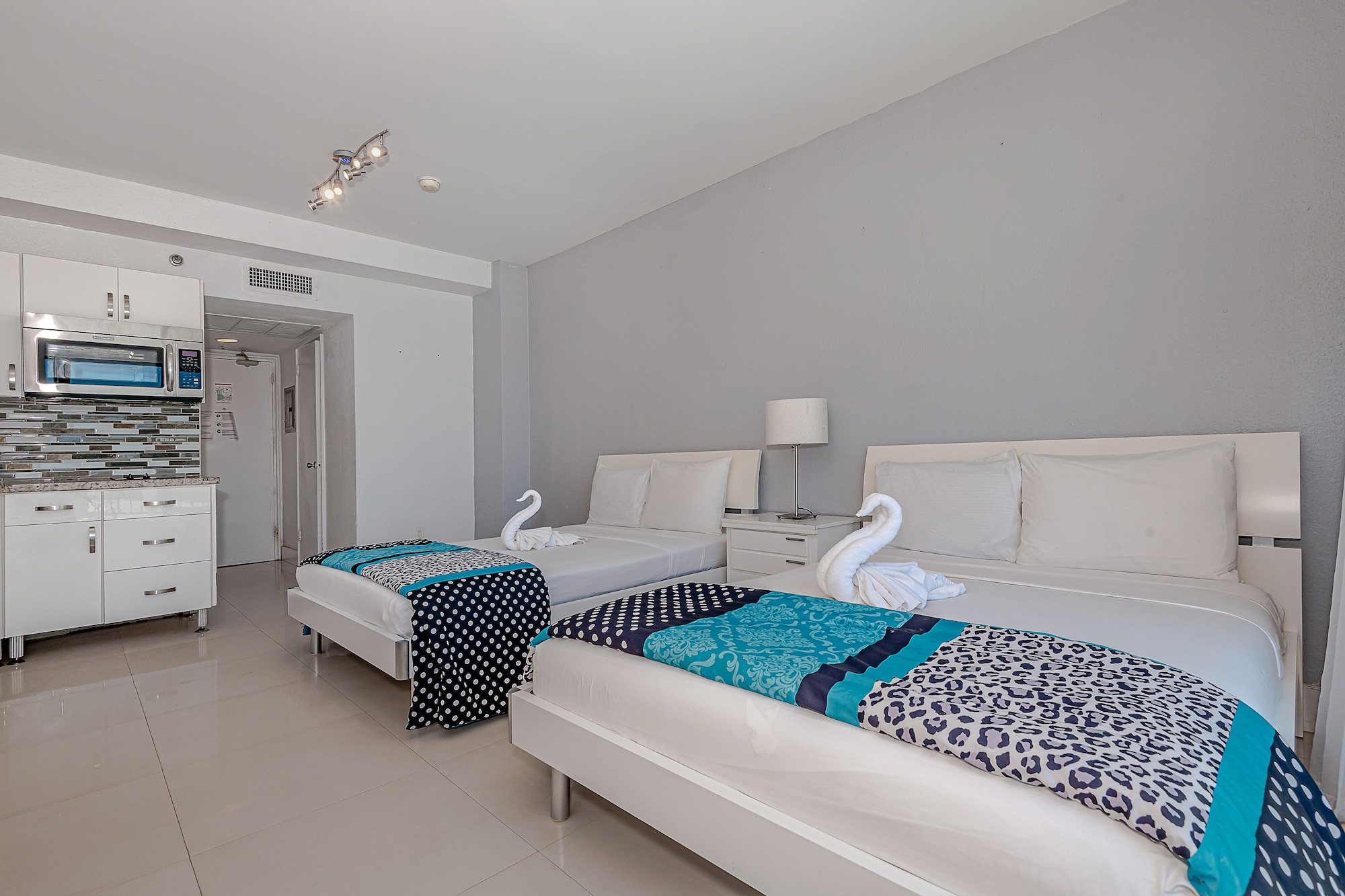 GALLERY, APARTMENT