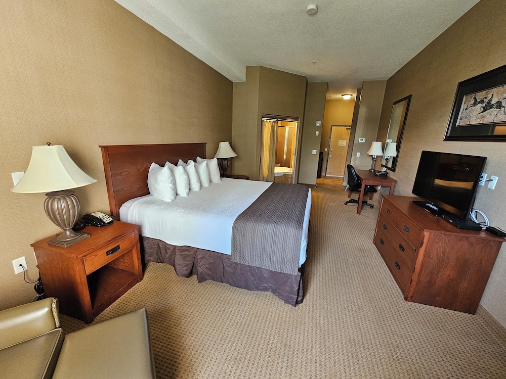 Days Inn & Suites By Wyndham Strathmore 10/29