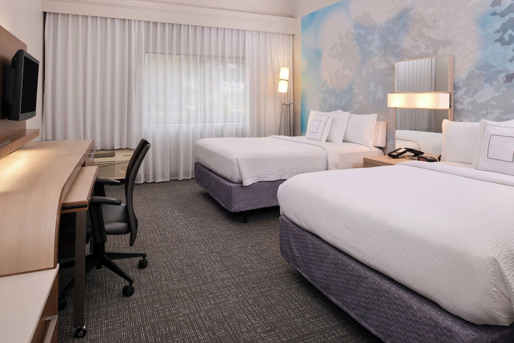 Courtyard by Marriott Beaumont 7/35