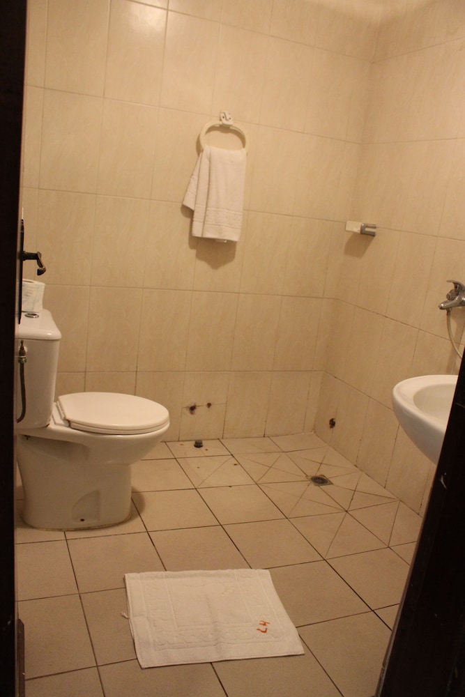 Lewat Hotel 23/30