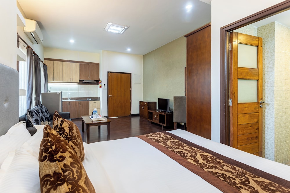 STUDIO, APARTMENT, QUEEN BED