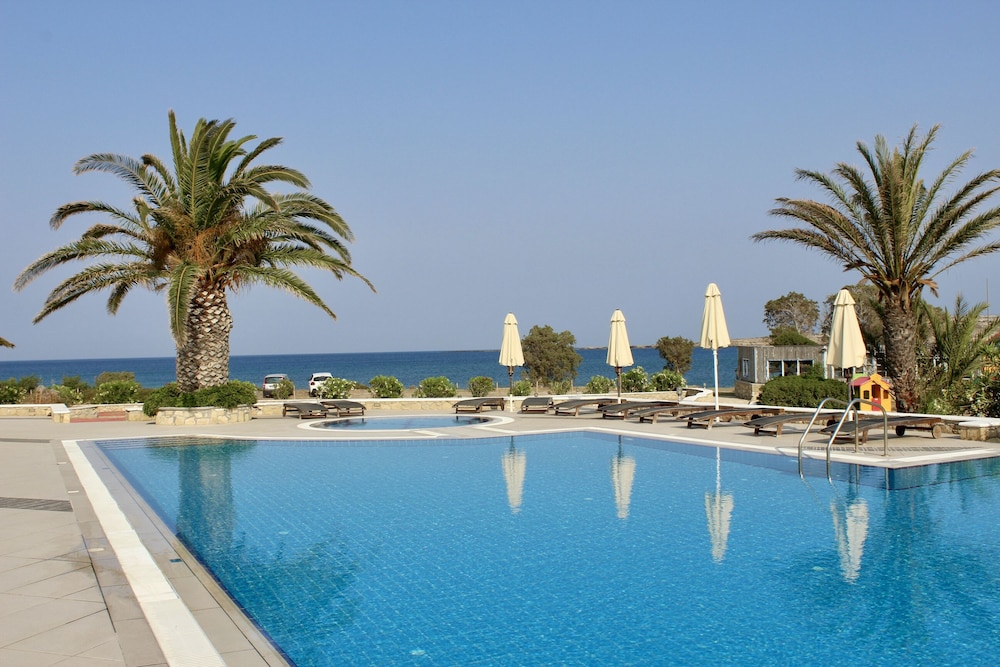 Irini Hotel 57/63