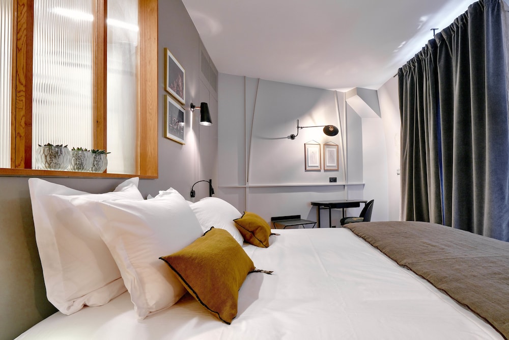 SUPERIOR, DOUBLE BED