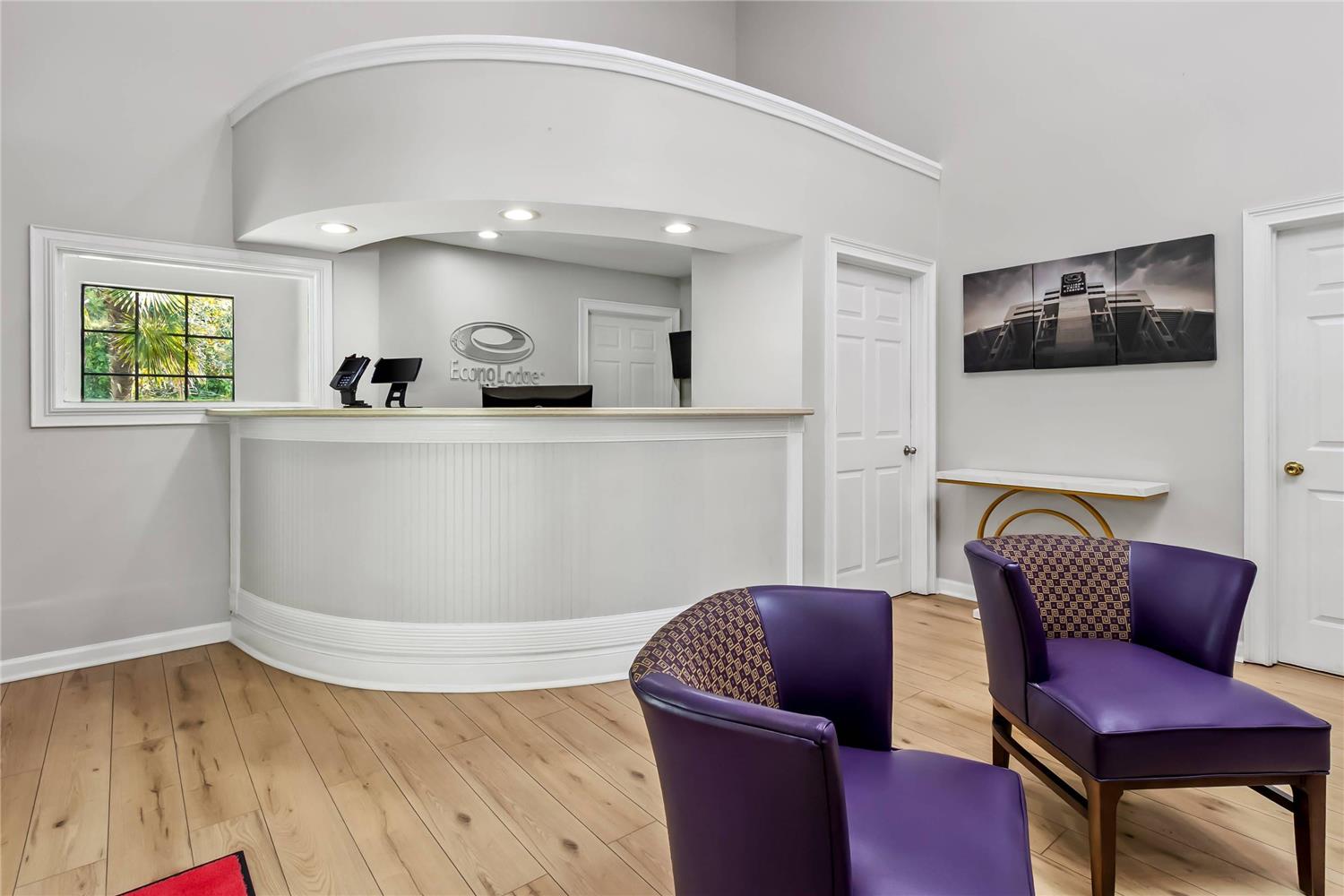 Econo Lodge Inn & Suites Cayce I-26 Airport 4/32