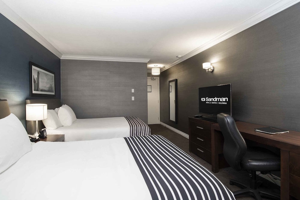 Sandman Hotel Kelowna 24/50