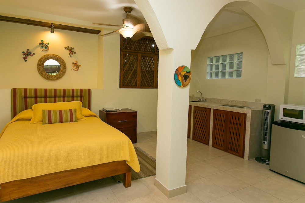 ROOM, DOUBLE BED, JUNGLE VIEW, BALCONY