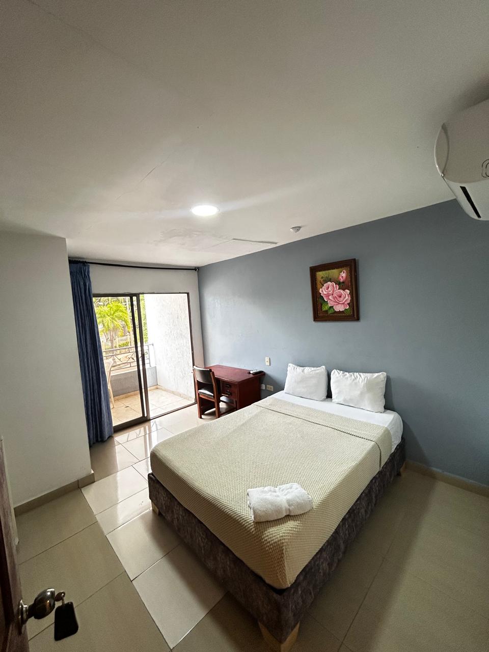غرفة قياسية بسرير مزدوج، Hotel Suite Dorado 2/9