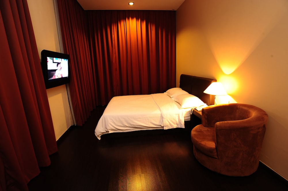 Manja Hotel 10/19